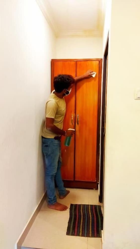 Oyo 5556 Hotel Nnp Grand