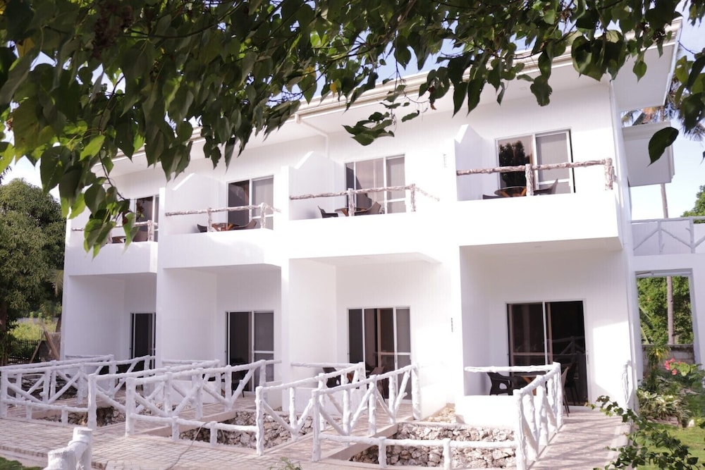 Meili Beach Resort