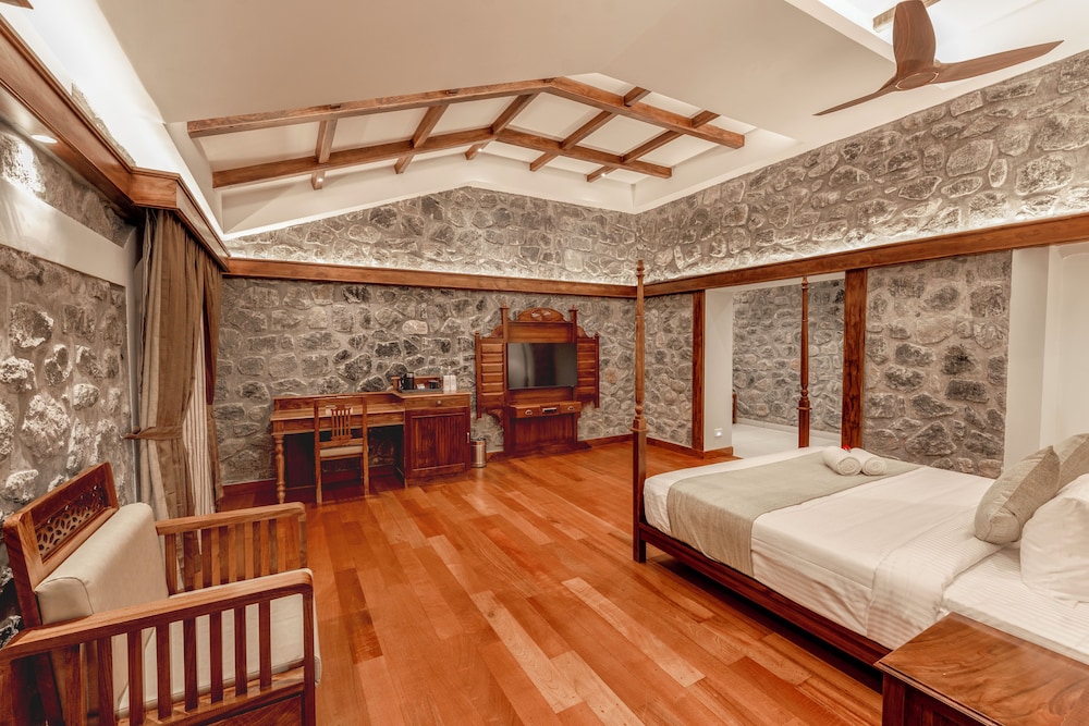 Le Montfort Resort