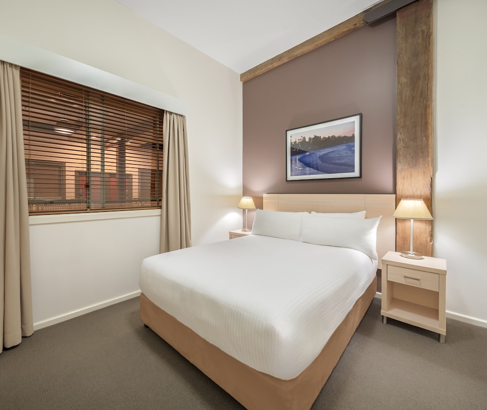 Oaks Sydney Goldsbrough Suites