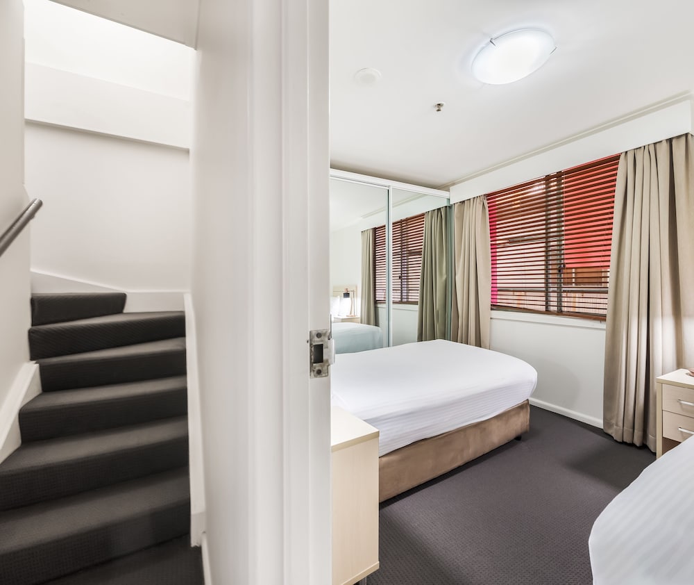 Oaks Sydney Goldsbrough Suites