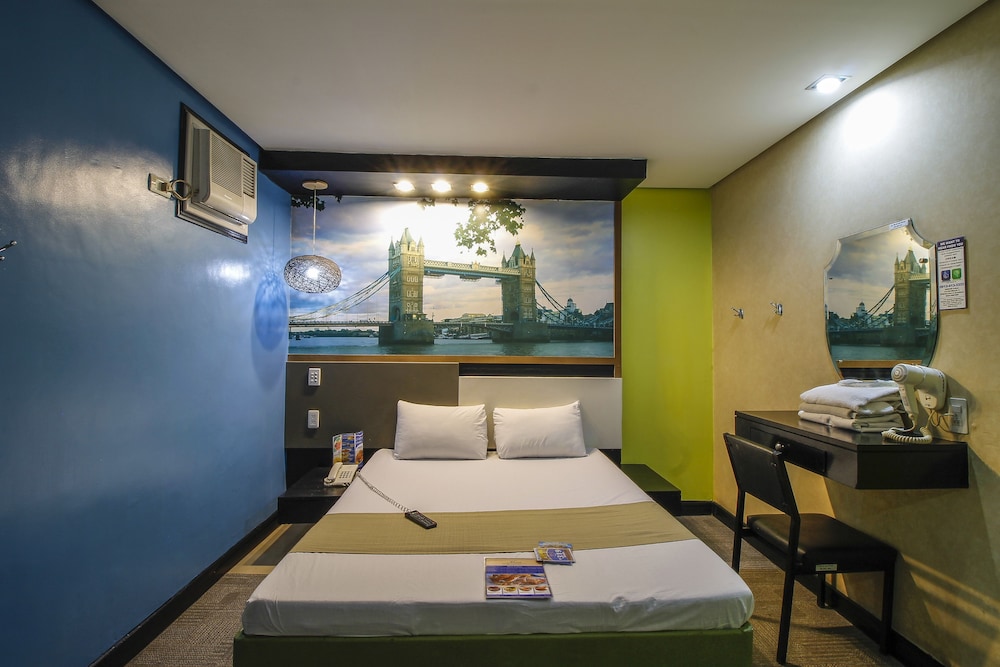 Hotel DreamWorld Araneta Cubao