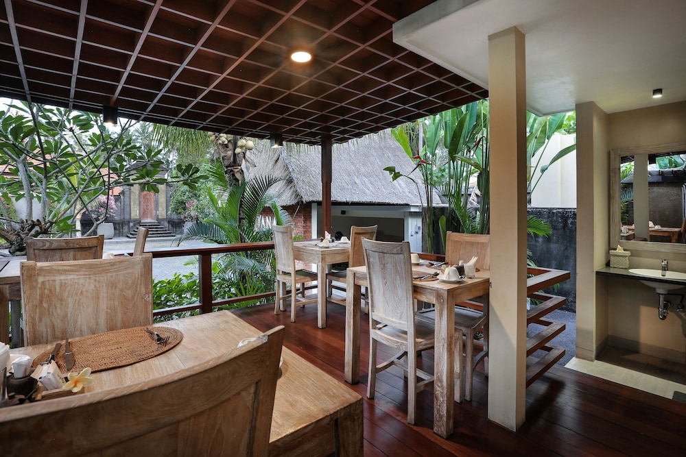 Yana Villas Kemenuh