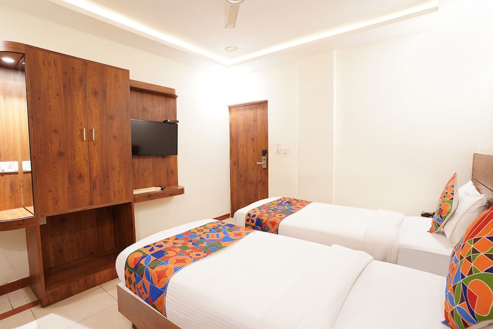 FabHotel Savi Inn - Nr. Mantri Square Mall