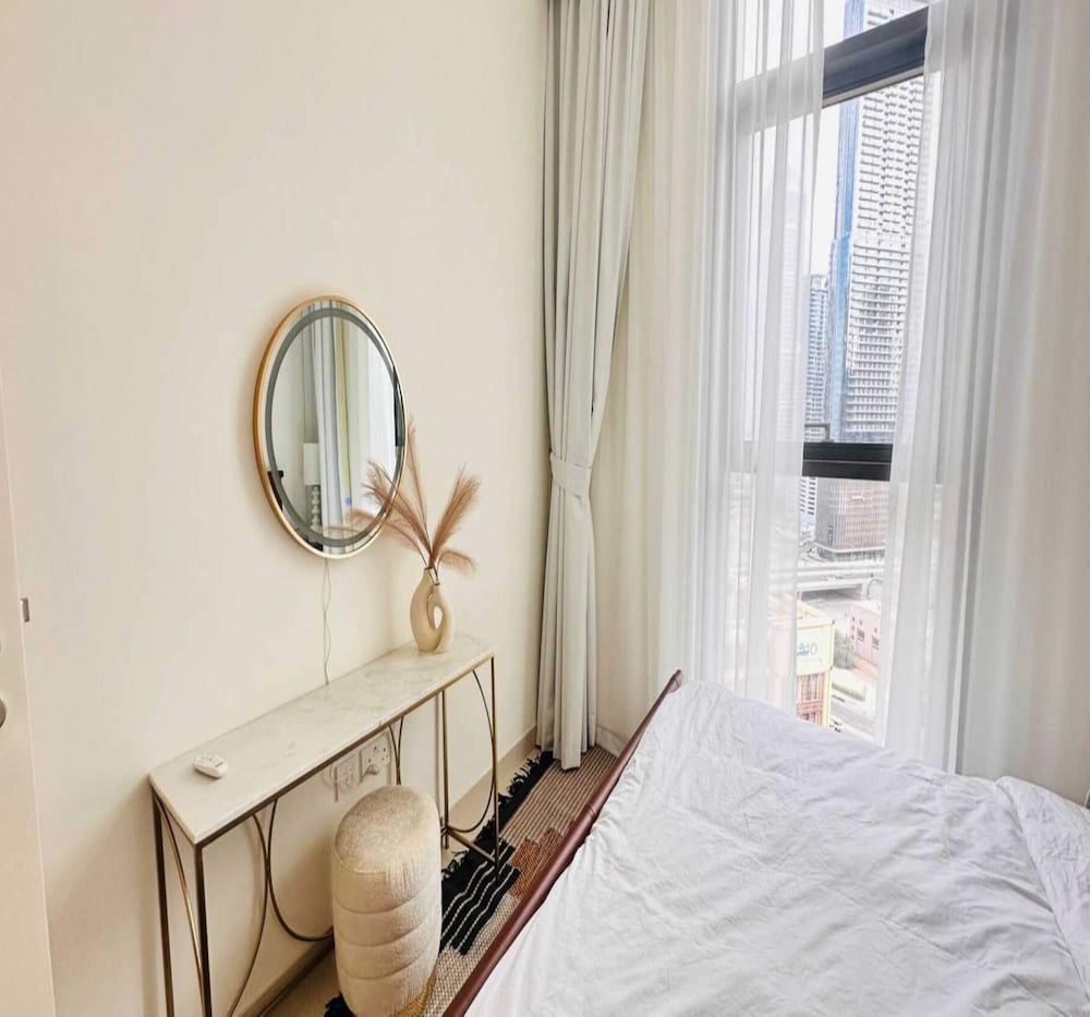 OYO 1349 Home Burj Crown Luxury 1Bed Apartment