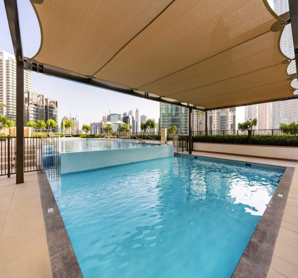 OYO 1349 Home Burj Crown Luxury 1Bed Apartment