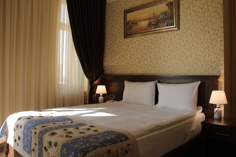 Central Park Hotel