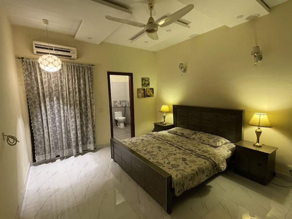 Lovely 1 bed House in Lahore