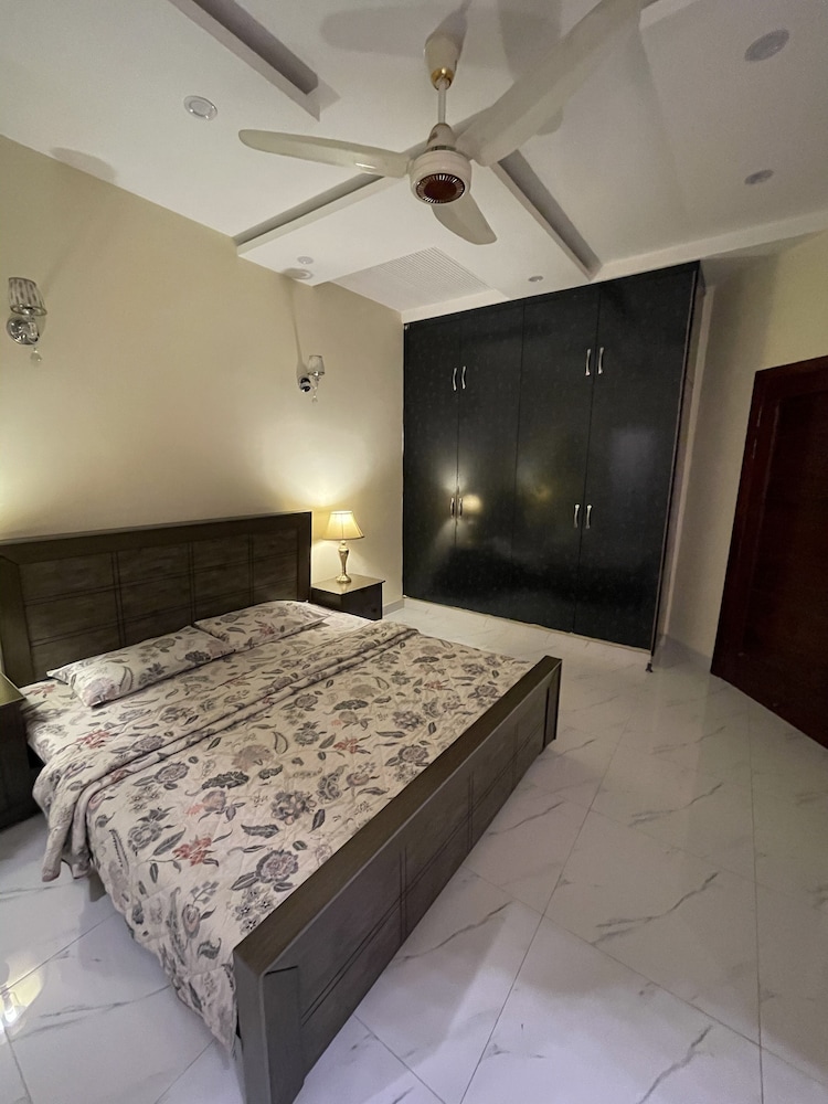 Lovely 1 bed House in Lahore