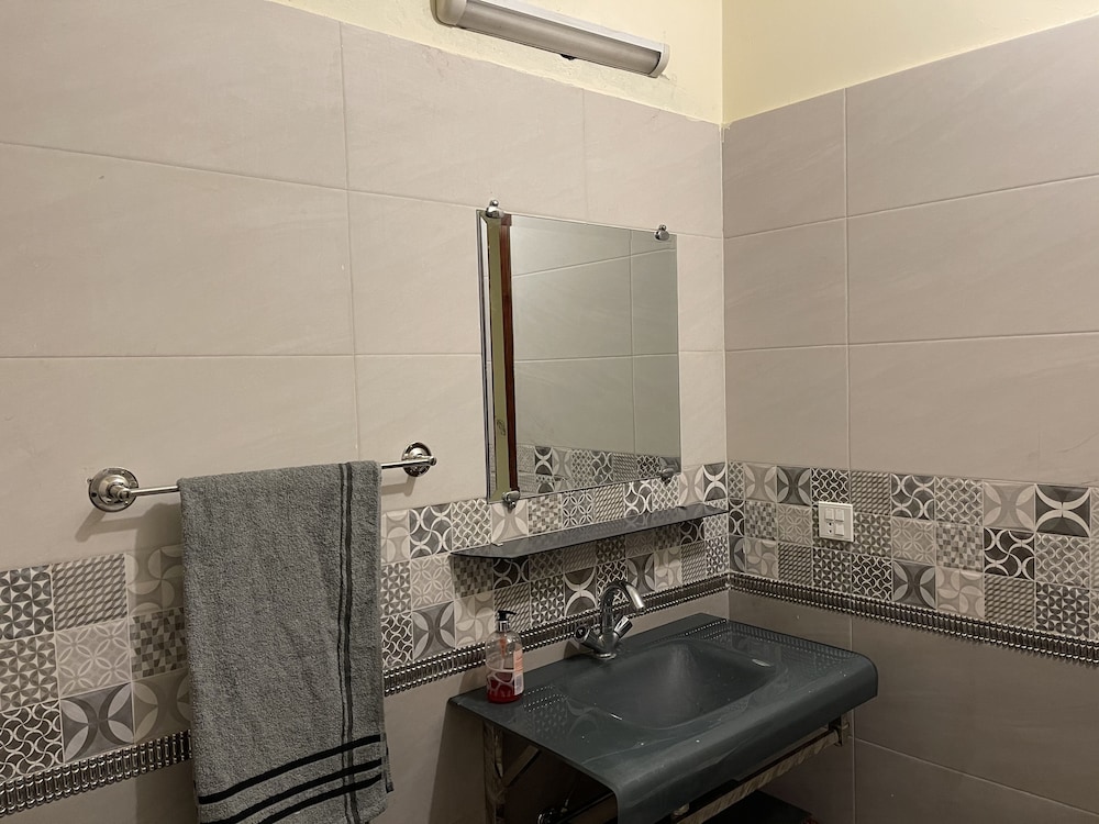 Lovely 1 bed House in Lahore