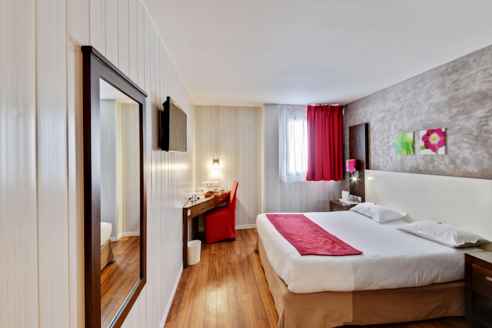 Hotel Paris Pacific