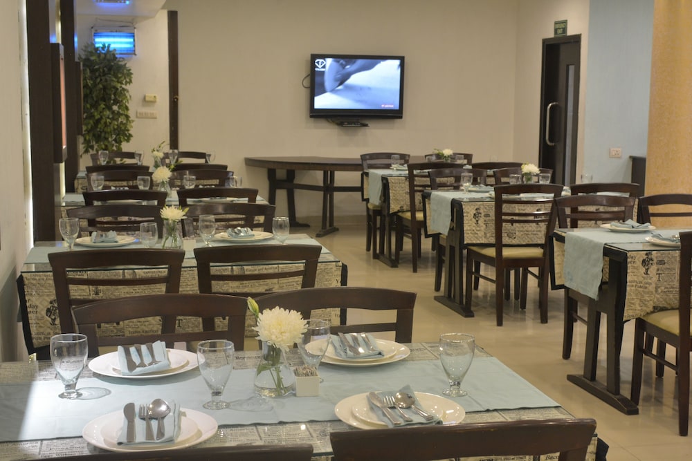 Hotel Rockland Panchsheel Enclave