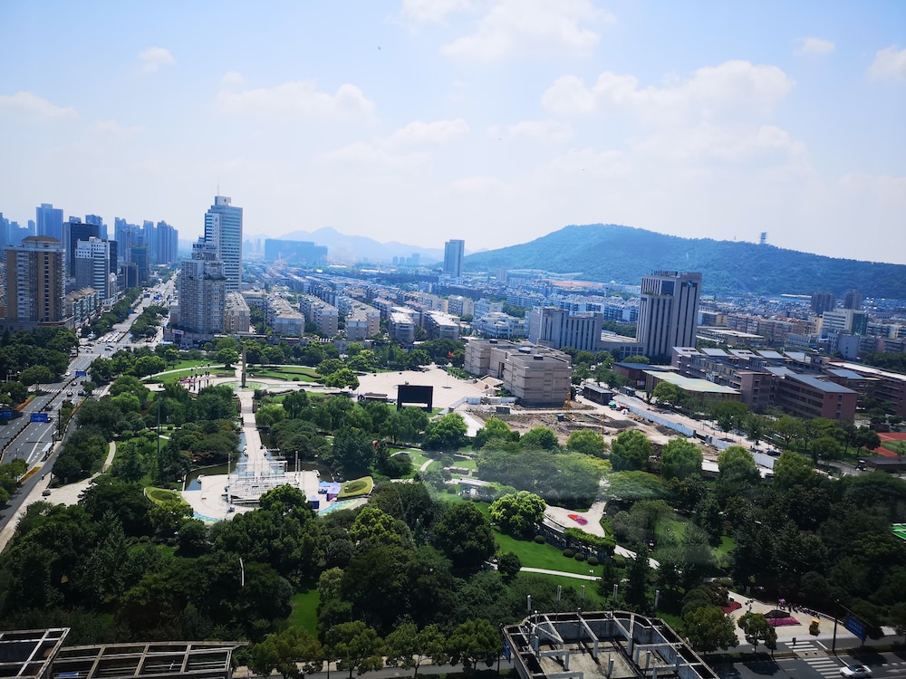 Renaissance Hangzhou Northeast Hotel