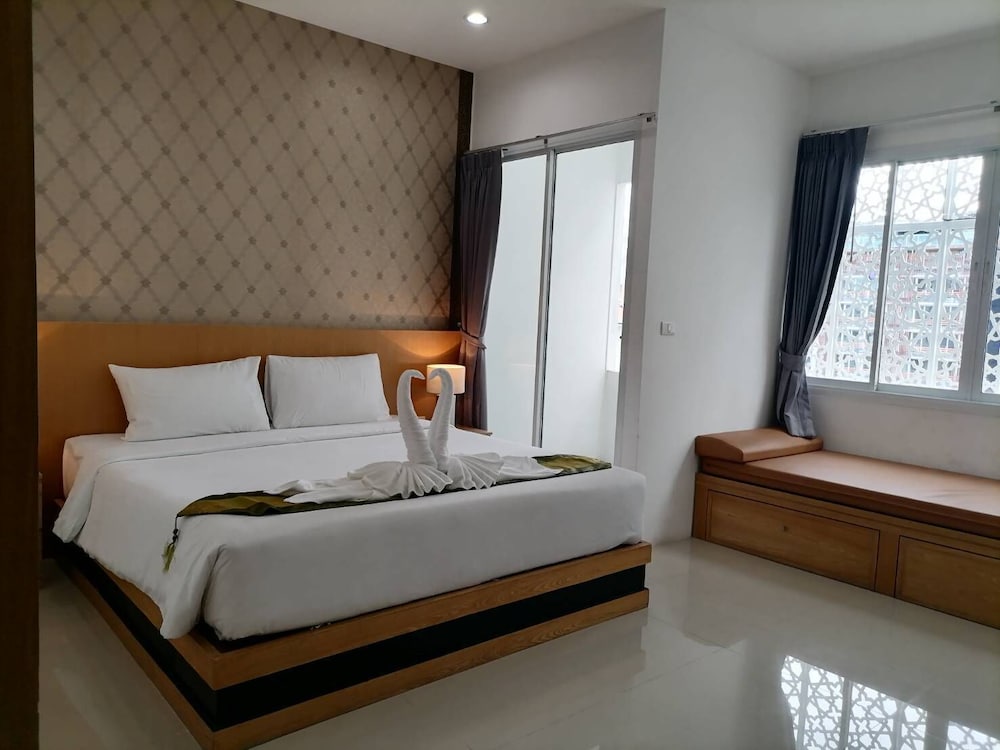 NJ Patong Hotel