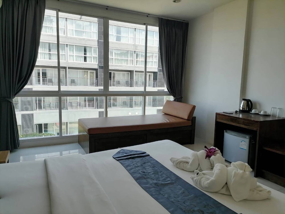 NJ Patong Hotel