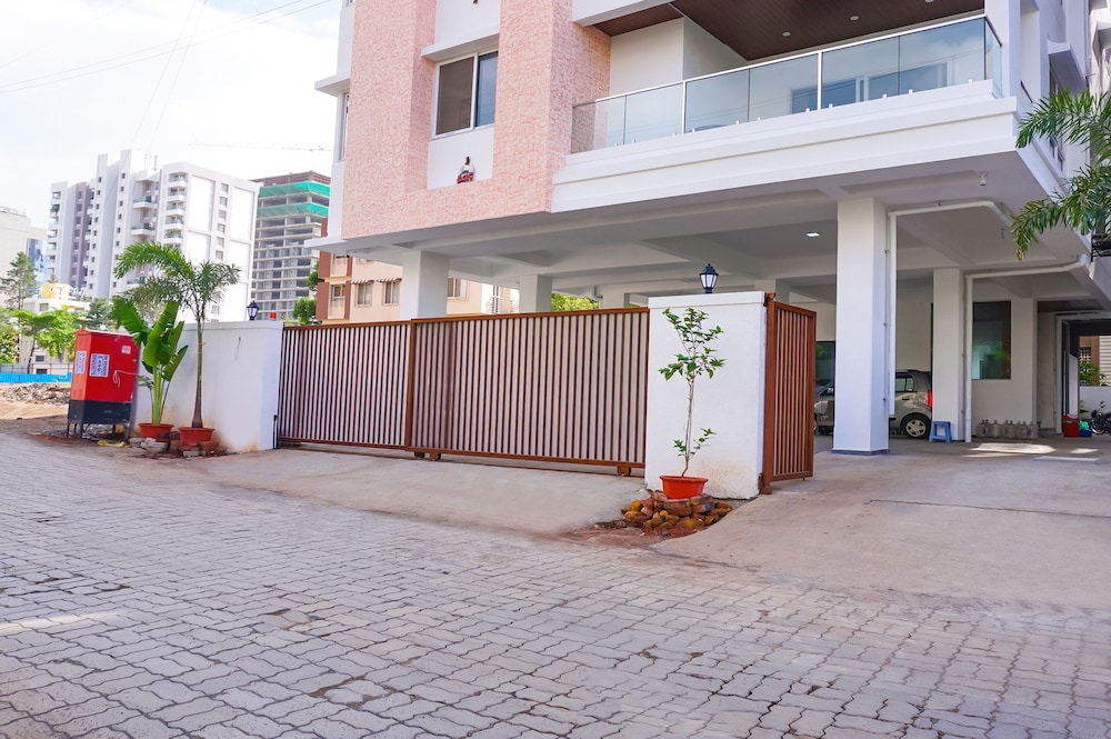 FabHotel Prime Athiti Delight Stay
