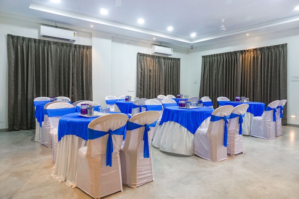 FabHotel Prime Athiti Delight Stay