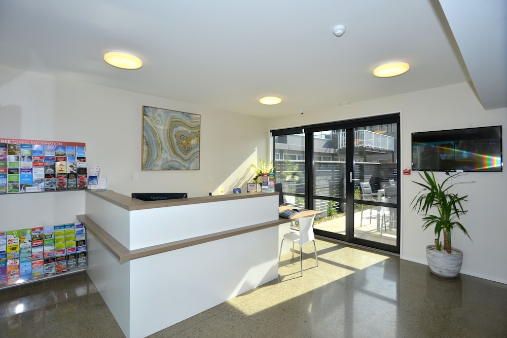 Southwark Hotel & Apartments