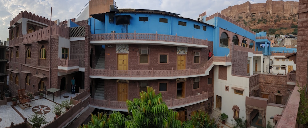 Krishna Prakash Heritage Haveli