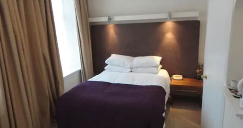 The Sandyford Hotel
