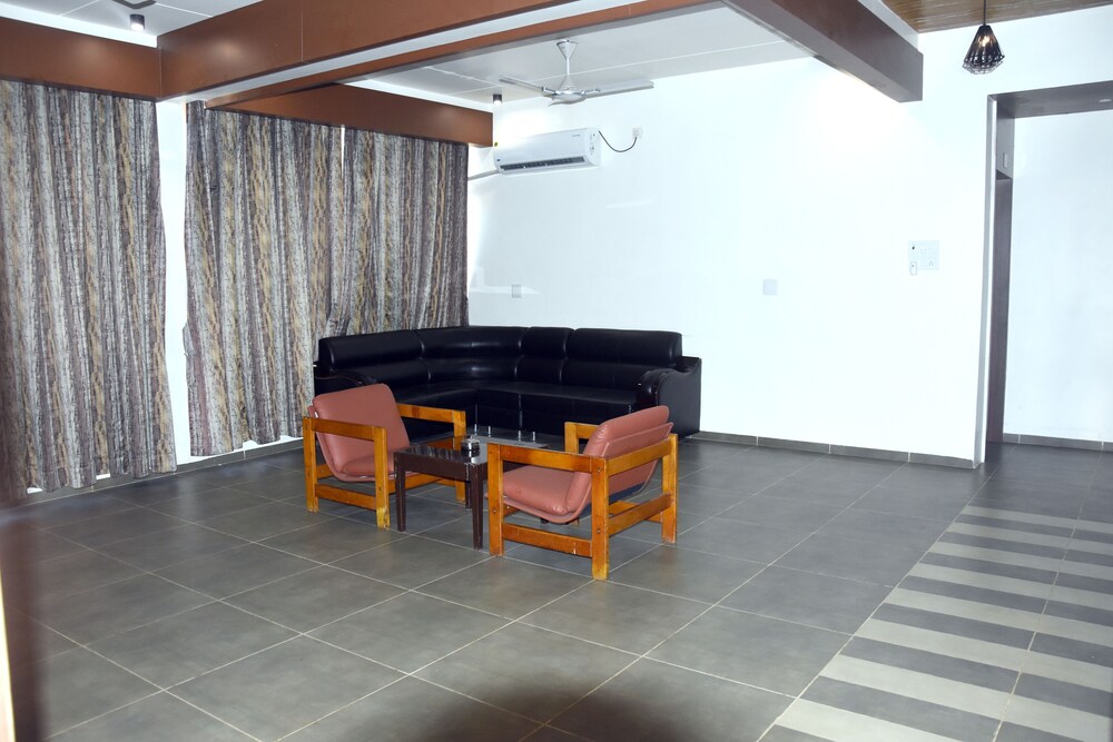 Gir Athiz Resort With Swimming Pool