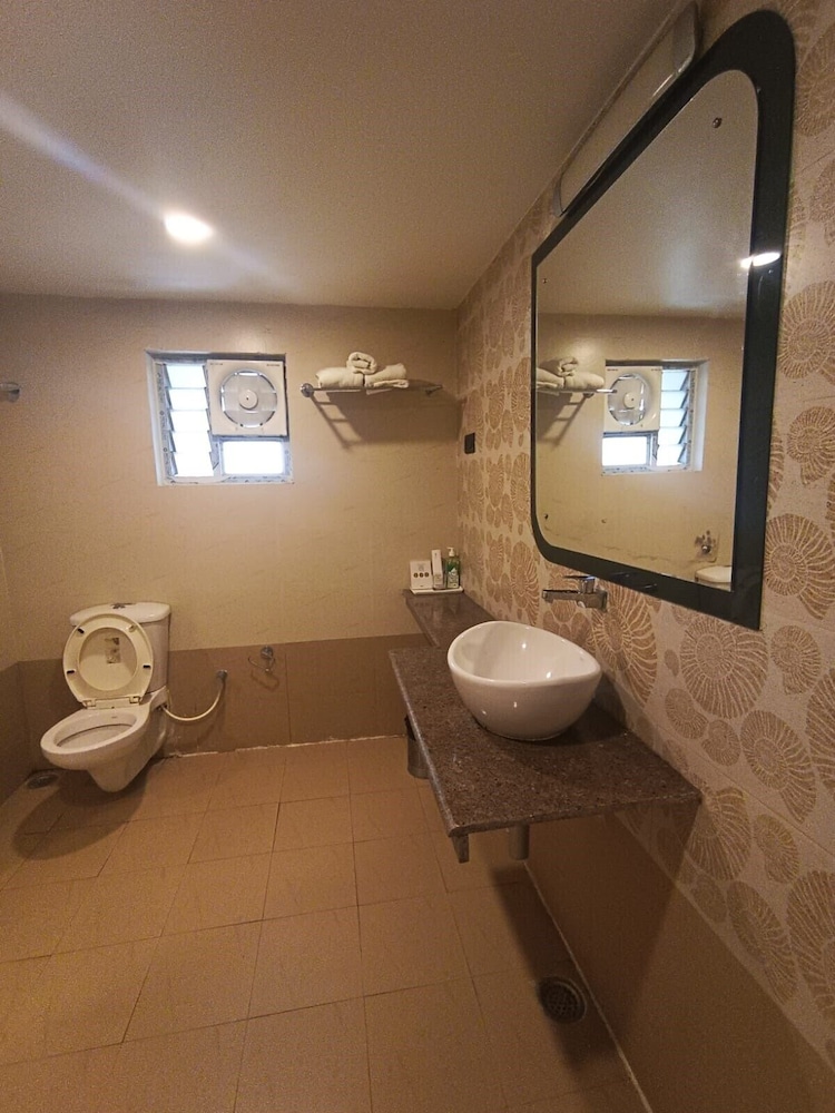 DIVIYUM MANOR