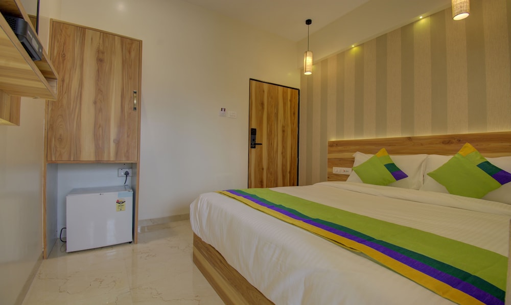 HOTEL AMISHA INTERNATIONAL