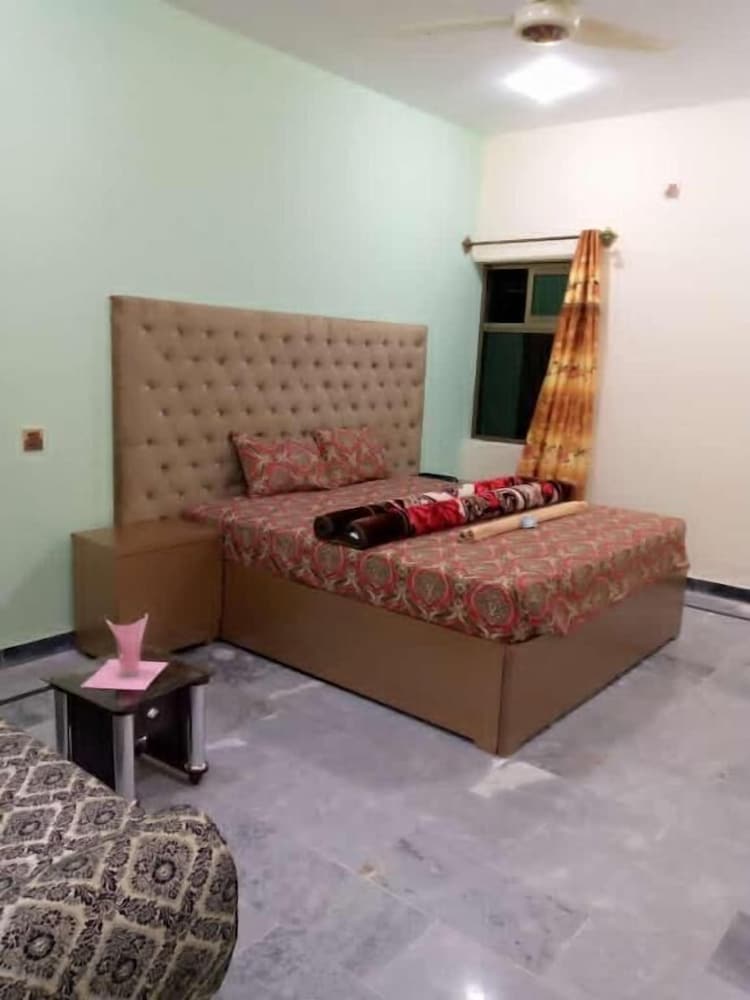 Happy Stay Hotel And Restaurant