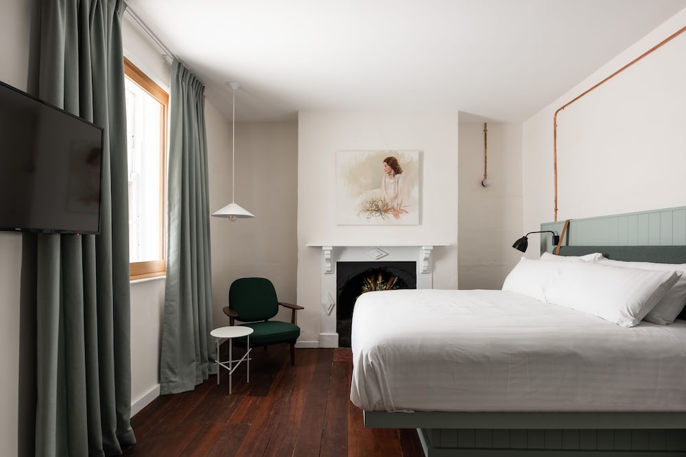 Garde Hotel and Warders Cottages