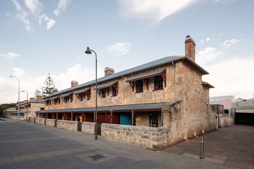 Garde Hotel and Warders Cottages