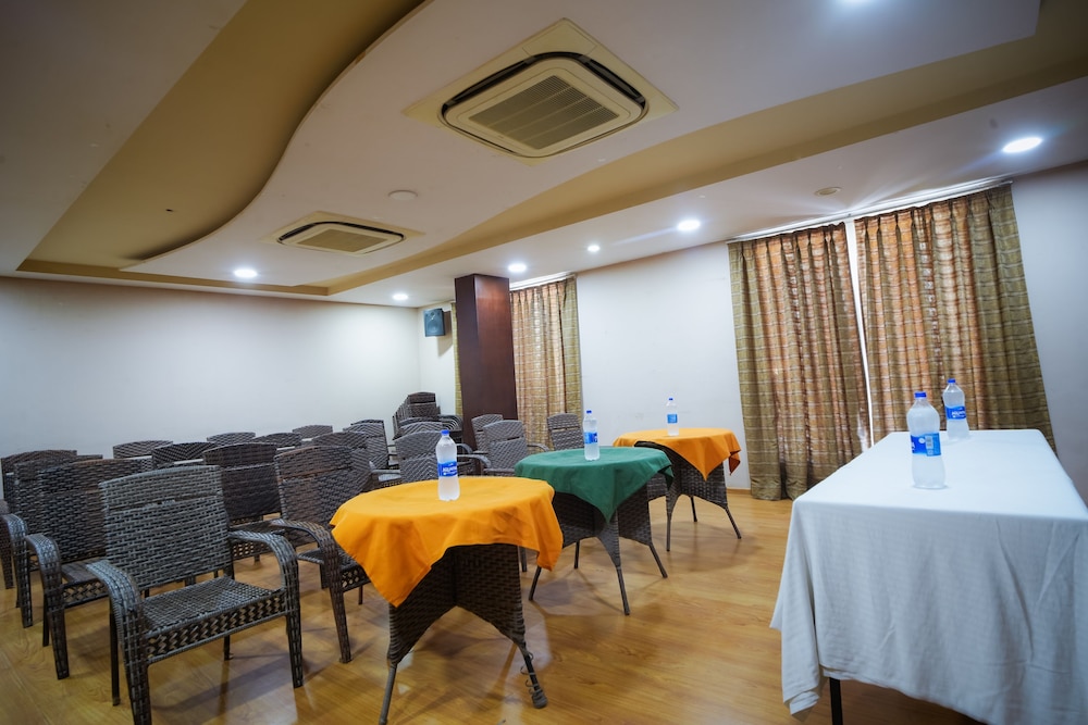Hotel Royal Palm - A Budget Hotel in Udaipur