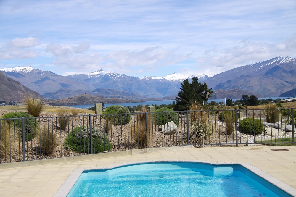 Distinction Wanaka Serviced Apartments