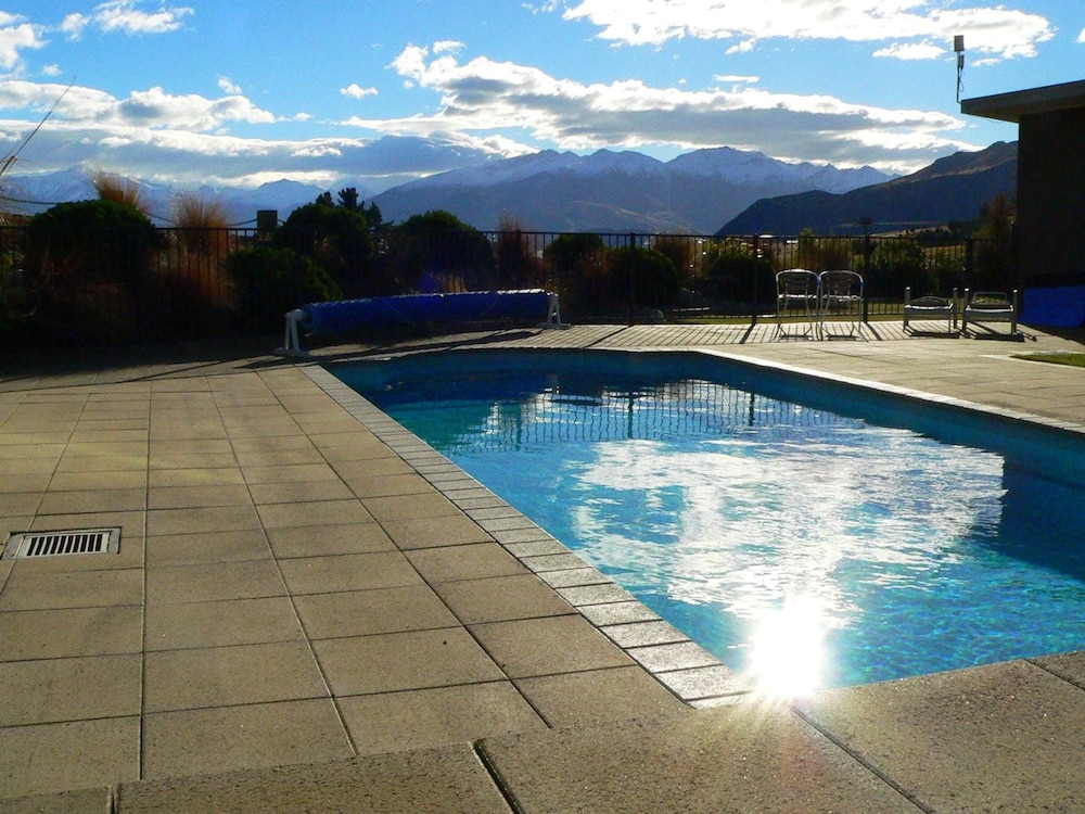 Distinction Wanaka Serviced Apartments
