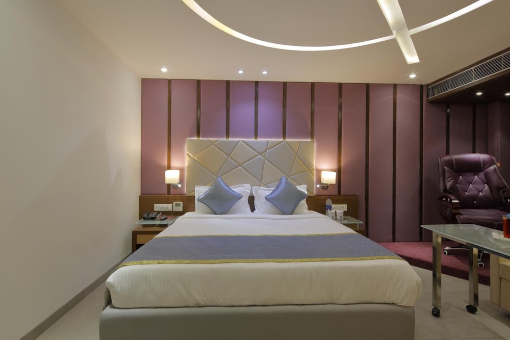 HOTEL PRAGATI THE GRAND