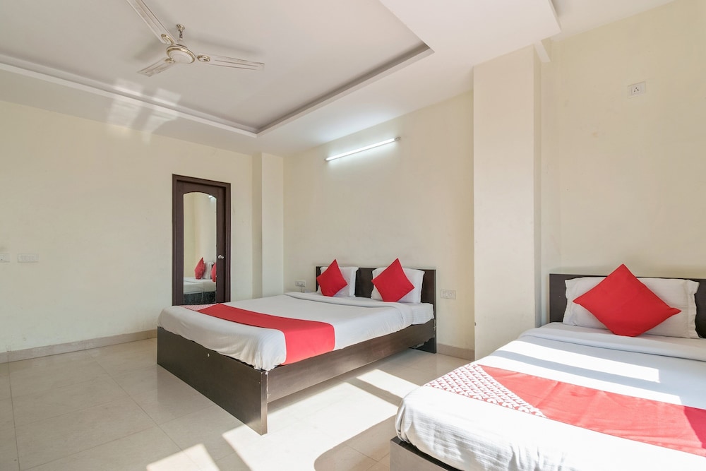 OYO 10753 Hotel Triund Regency