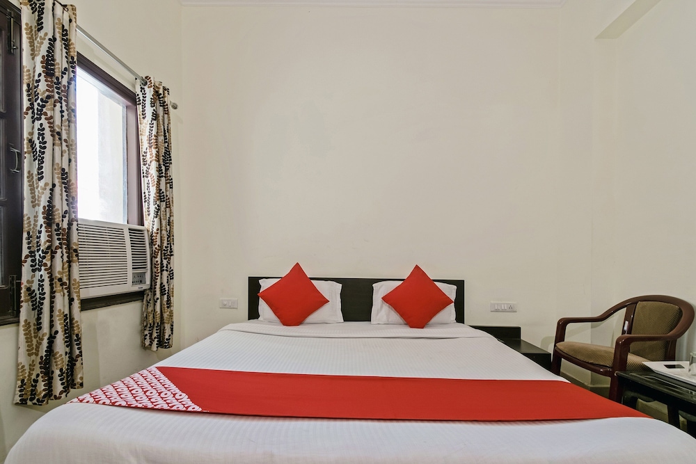 OYO 10753 Hotel Triund Regency
