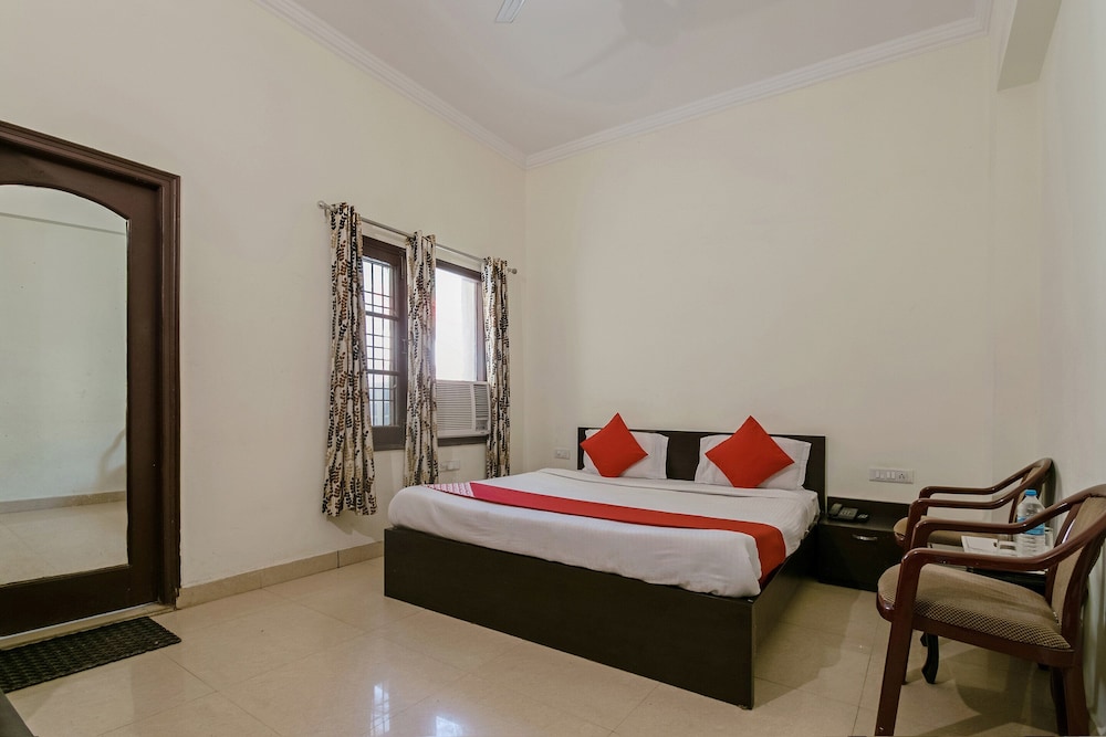 OYO 10753 Hotel Triund Regency
