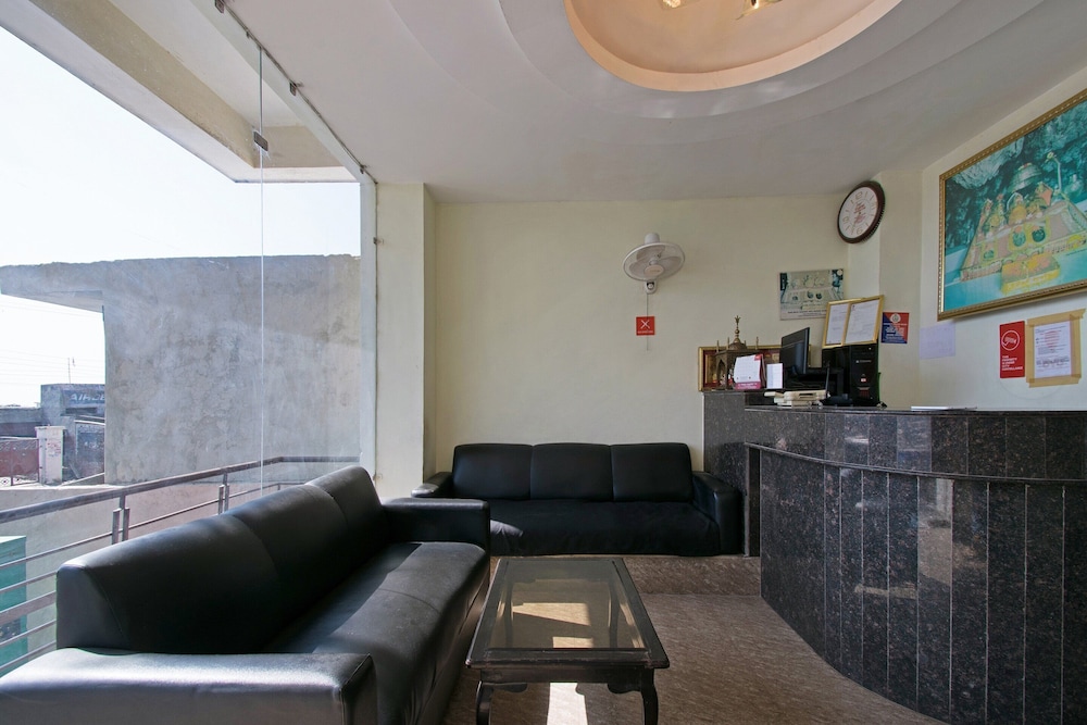 OYO 10753 Hotel Triund Regency