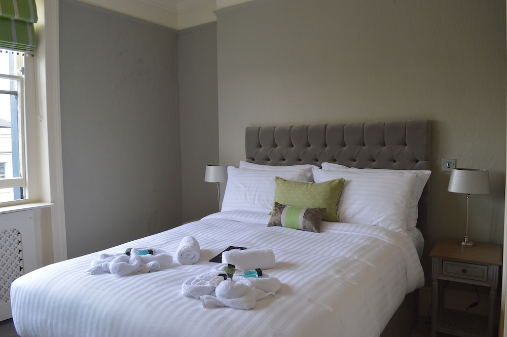 The Crown Pub & Guesthouse