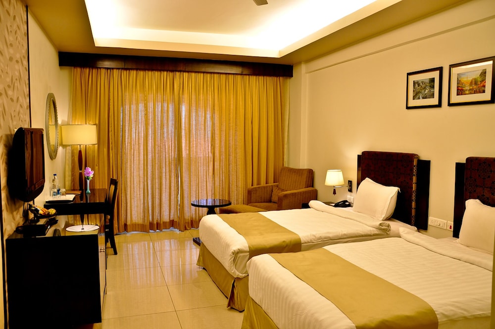 Pramod Convention & Club Resort