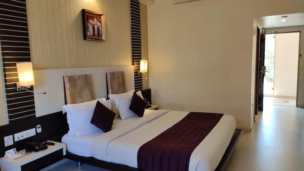 Aakar Lords Inn - Pure Veg
