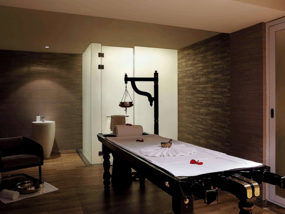 Pullman New Delhi Aerocity Hotel