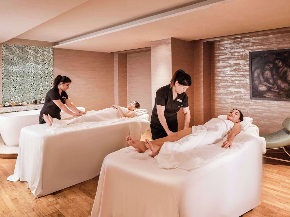 Pullman New Delhi Aerocity Hotel