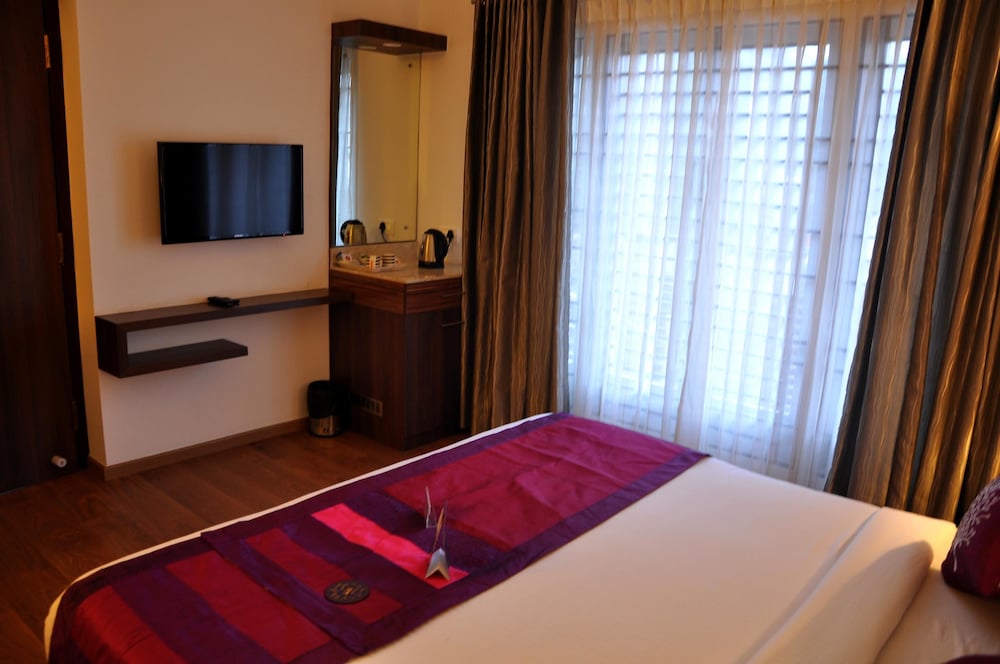 R T Hill View Resort