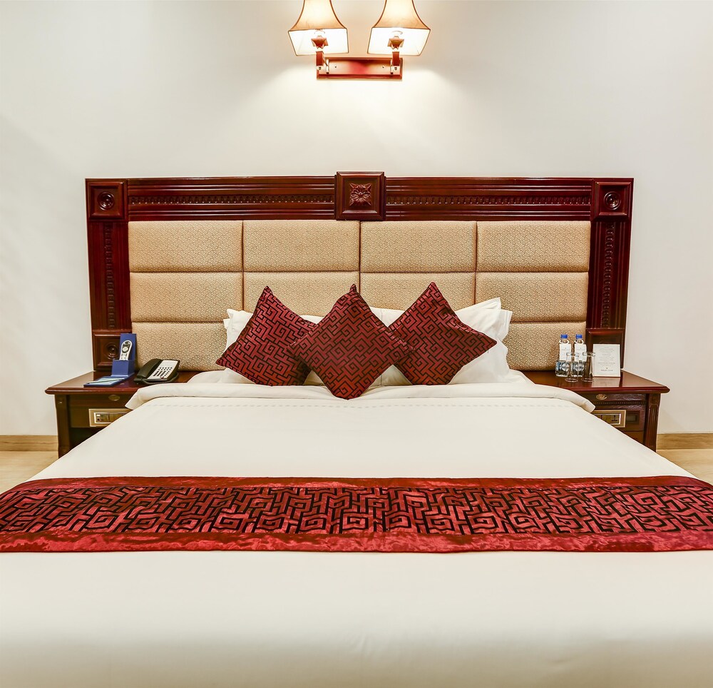 Golden Chariot Vasai Hotel