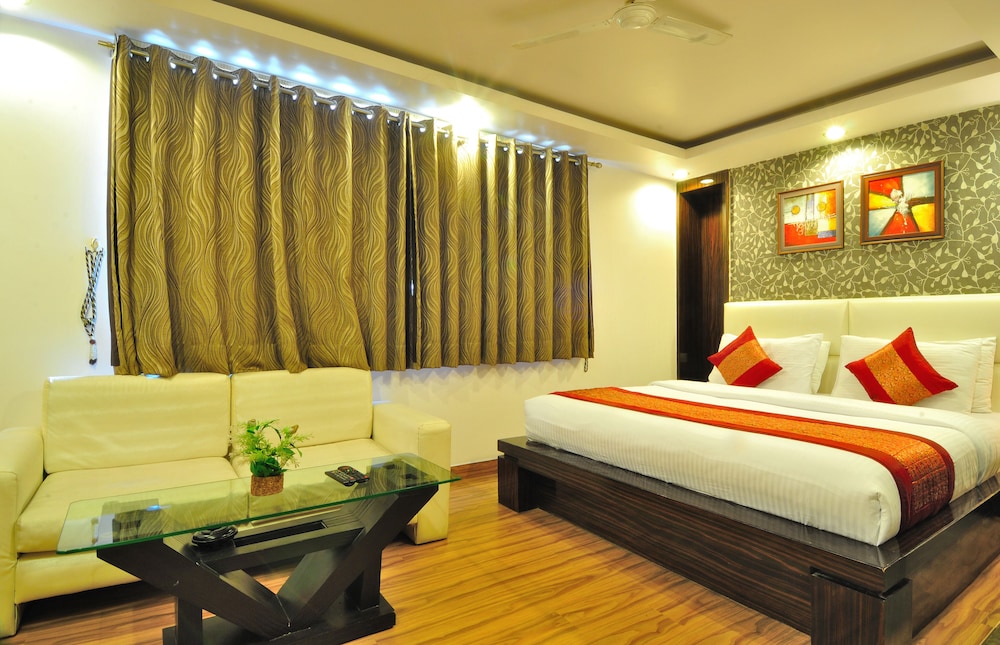  Hotel Elegance near New Delhi Railway Station