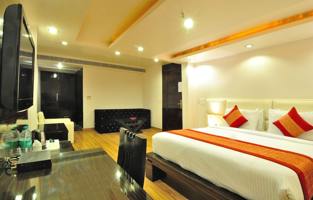  Hotel Elegance near New Delhi Railway Station