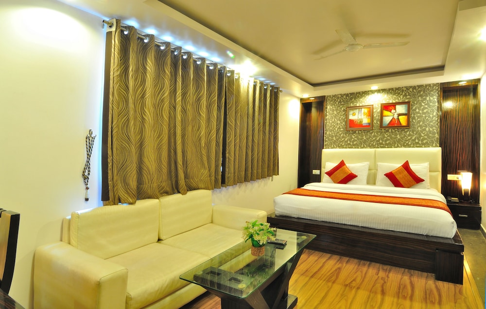  Hotel Elegance near New Delhi Railway Station