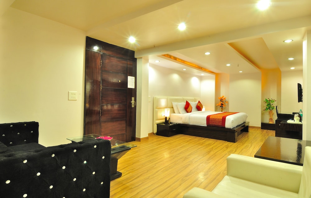 Hotel Elegance near New Delhi Railway Station