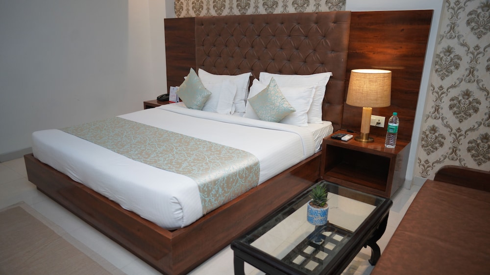 WhitePod Luxury @ Delhi Airport